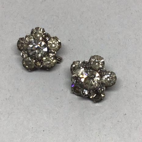Vintage 1950s Set of Two 3/4", Floral Design, Brooch/Pin Set