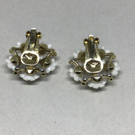 Vintage Featherlite White Molded Plastic Flower Bouquet Earrings