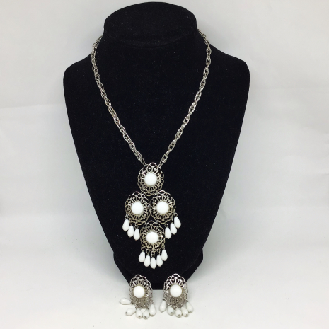 Vintage Acrylic White Teardrop Bead and Silver Tone Pendant Necklace and Earring