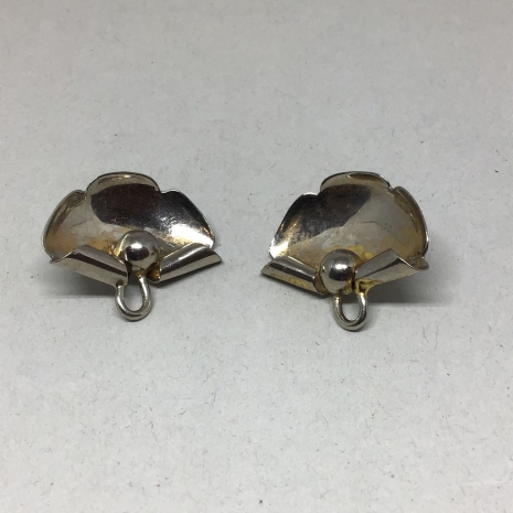 Vintage Silver-Tone Liliypad Clip-On Earrings 