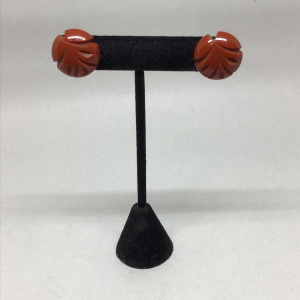 ♠︎Vintage Carved Leaf Classic Red Bakelite Screw-Back Earrings 