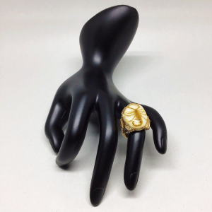 Vintage Egyptian Revival Scorpion in Lucite Wire Wrapped Pharaoh Ring 